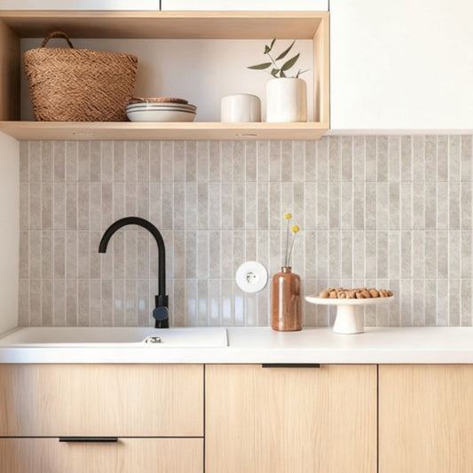 rinovim HIMARE Klebefliesen Perl-Beige Küche – zartes Beige an der Küchenrückwand, selbstklebend & ohne Handwerker verlegt