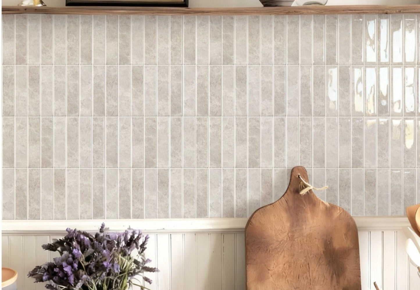 rinovim HIMARE Klebefliesen Perl-Beige Küche – zartes Beige mit Perlglanz an der Küchenrückwand, selbstklebend & ohne Handwerker verlegt