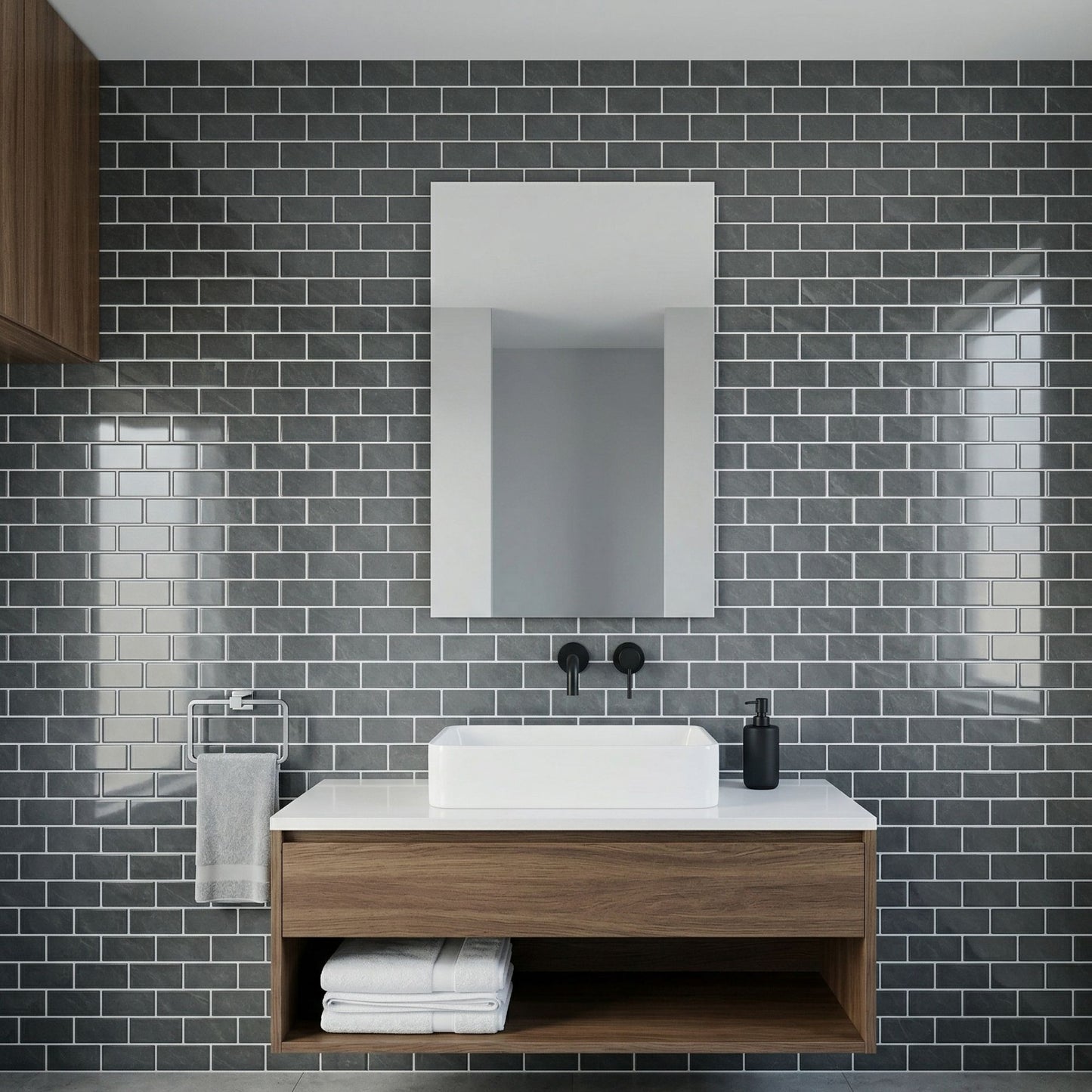 rinovim METRA Klebefliesen Beton Bad – anthrazitfarbene Betonoptik im Badezimmer, spritzwassergeschützt & rückstandslos entfernbar, ideal für Mietwohnungen