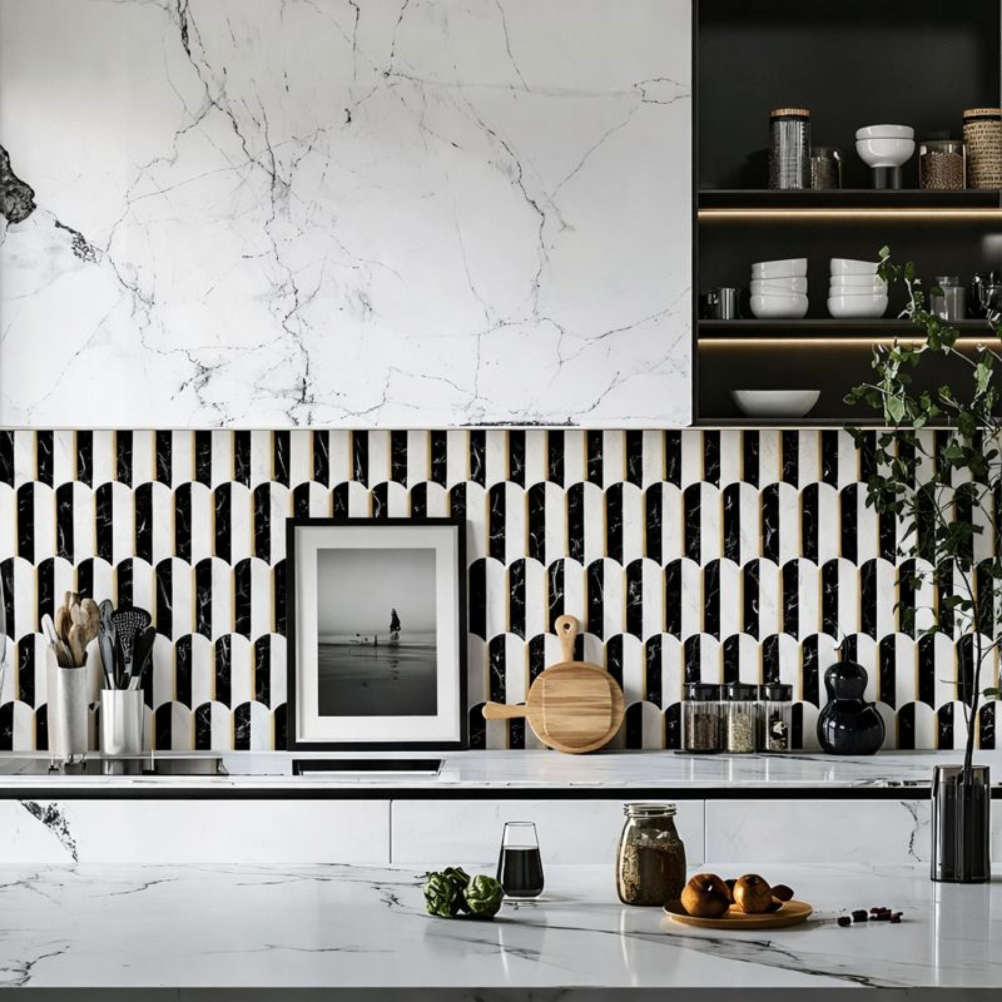 rinovim FORMA Klebefliesen Marmor Schwarz Küche – schwarze Marmoroptik mit Muster an der Küchenrückwand, selbstklebend & ohne Handwerker verlegt