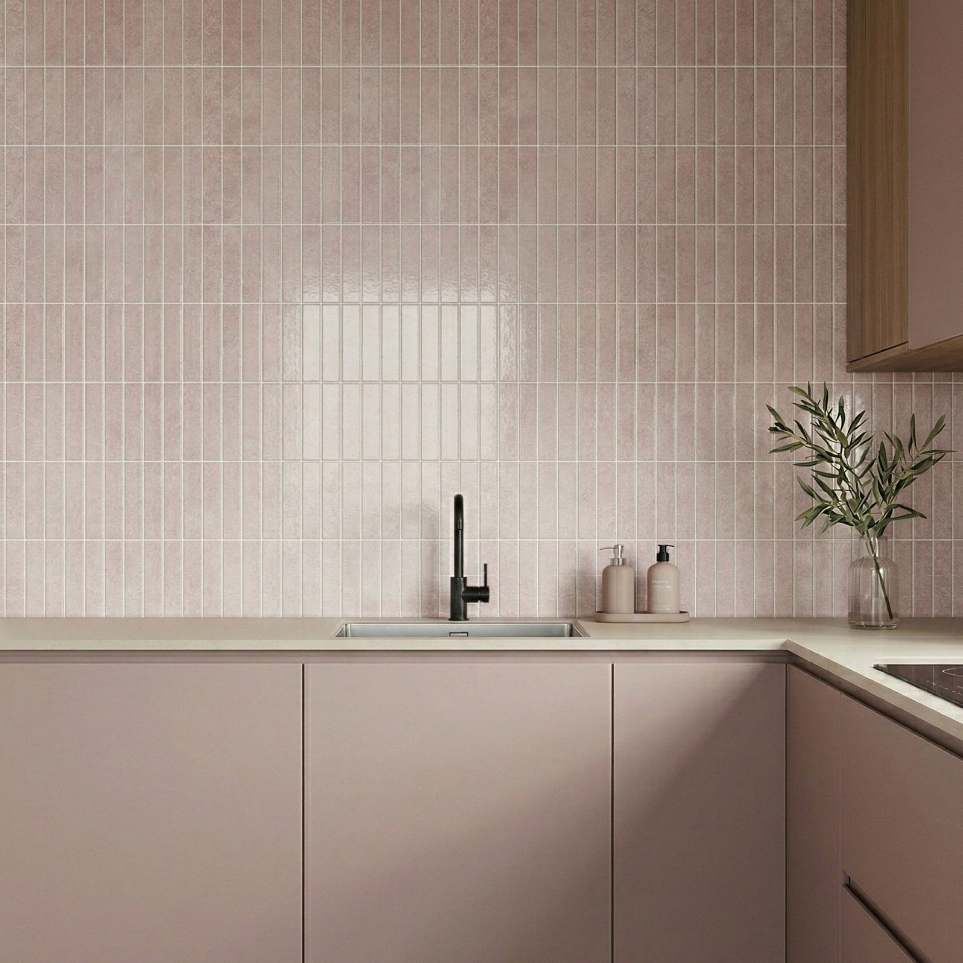 rinovim HIMARE Klebefliesen Sand-Rosé Küche – warmes Rosa-Beige an der Küchenrückwand, selbstklebend & ohne Handwerker verlegt